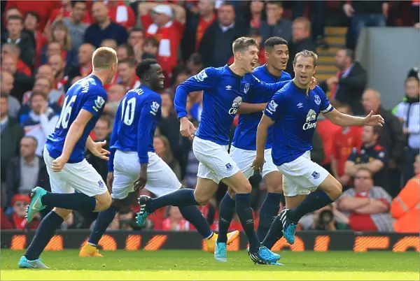 Phil Jagielka Scores the Opener: Everton at Anfield vs. Liverpool (Barclays Premier League)