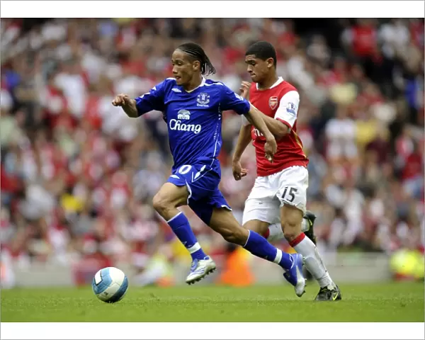 Denilson vs. Pienaar: Intense Rivalry in the Arsenal vs. Everton Premier League Clash at Emirates Stadium (April 5, 2008)