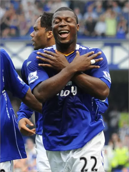 Everton's Yakubu Scores First Goal vs. Newcastle United (11 / 5 / 08)