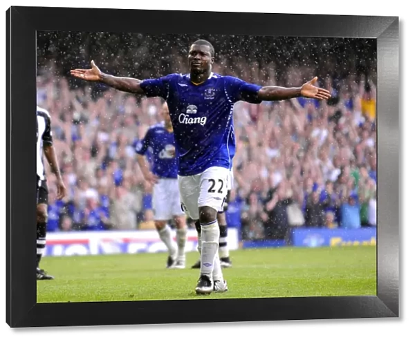 Yakubu's Hat-Trick: Everton's Third Goal vs. Newcastle United (11 / 5 / 08)