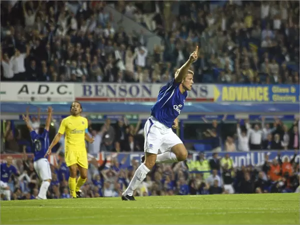 Euphoric Moment: James Beattie's Thrilling Goal Celebration for Everton FC