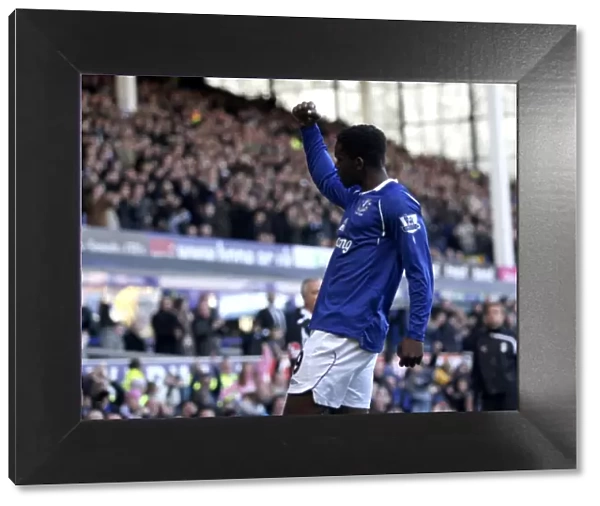 Louis Saha's Debut Goal: Everton vs. Fulham, Barclays Premier League 08 / 09