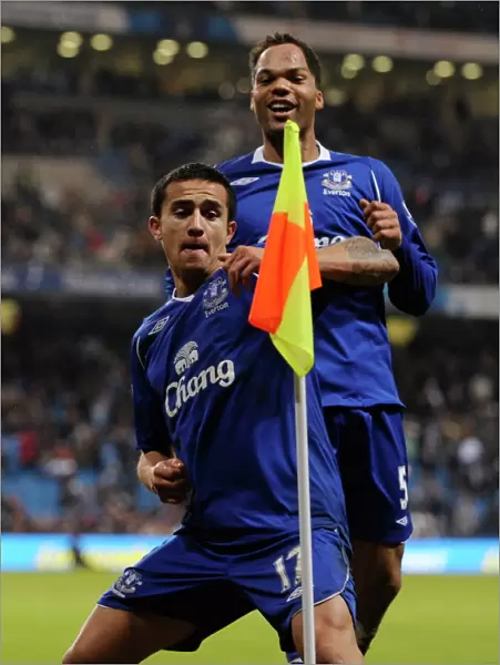 Tim Cahill's Euphoric Goal Celebration: Everton's Historic First Score Against Manchester City (08 / 09)