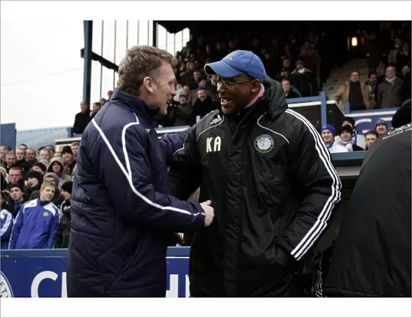 Everton's FA Cup Laugh: Moyes and Alexander Share a Joke at Macclesfield Town (03 / 01 / 09)