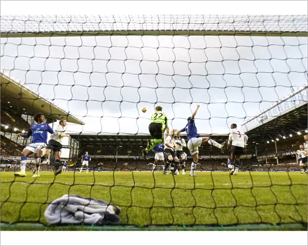 Intense Barclays Premier League Clash: Everton vs Bolton Wanderers at Goodison Park (08 / 09, 7 / 2 / 09)