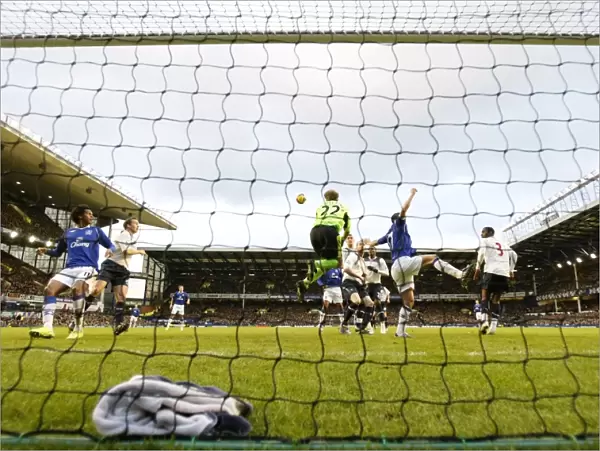 Intense Barclays Premier League Clash: Everton vs Bolton Wanderers at Goodison Park (08 / 09, 7 / 2 / 09)