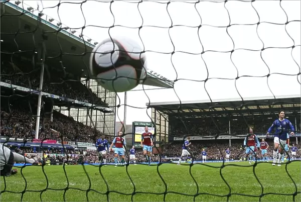 Mikel Arteta Scores Penalty: Everton's FA Cup Fifth Round Victory over Aston Villa (15 / 2 / 09)
