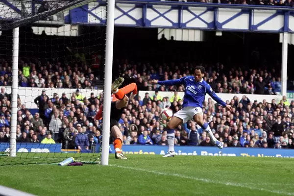 Joleon Lescott Scores Everton's Second Goal Against Stoke City in Barclays Premier League