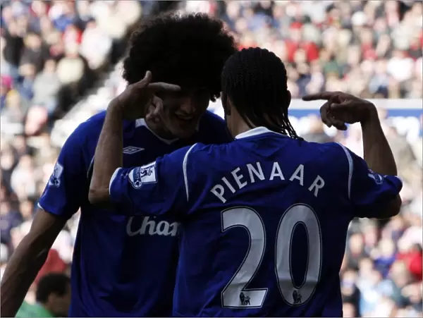Everton's Unstoppable Duo: Fellaini and Pienaar Celebrate Their Second Goal vs. Sunderland (03 / 05 / 09)