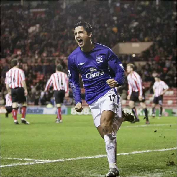 Tim Cahill's Thrilling Game-Winning Goal for Everton: A Moment of Delight Against Sunderland