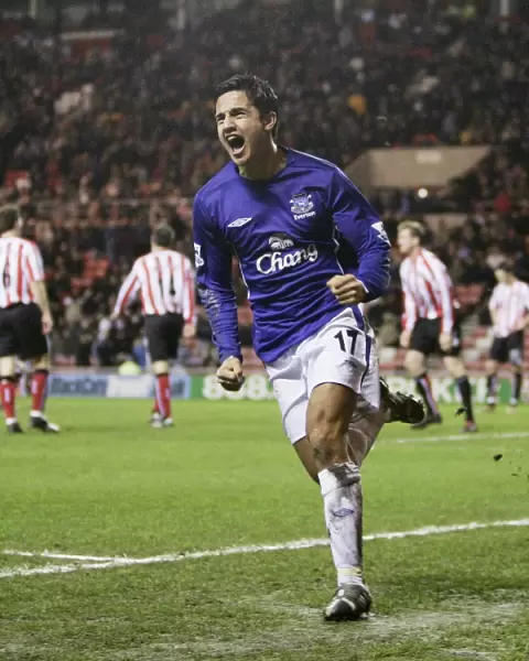 Tim Cahill's Thrilling Game-Winning Goal for Everton: A Moment of Delight Against Sunderland