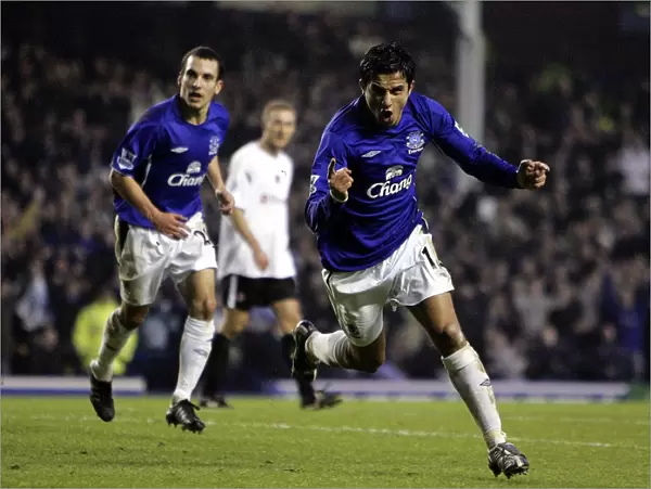 Tim Cahill's Triumphant Goal Celebration: Everton's Game-Changing Moment (Season 05-06)