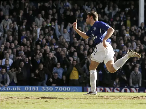 James Beattie's Thrilling Goal Celebration for Everton FC
