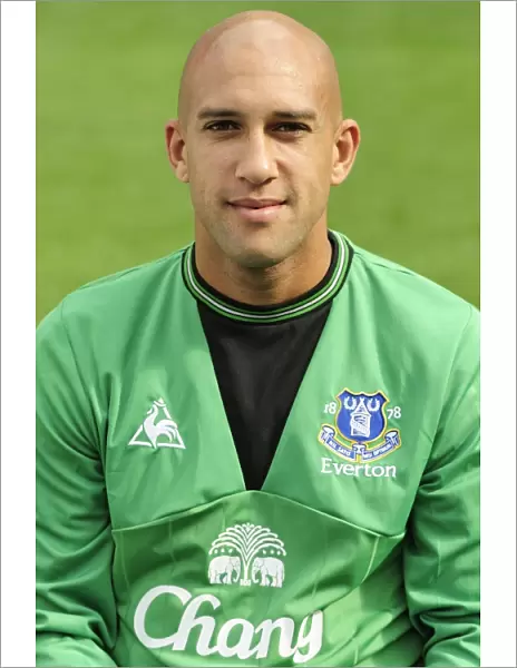 Everton FC: Tim Howard and the 2009-10 Team - Team Photocall August 2009