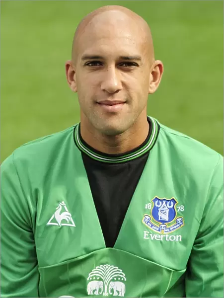 Everton FC: Tim Howard and the 2009-10 Team - Team Photocall August 2009