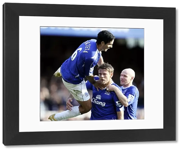 Everton v Sheffield United - James Beattie celebrates scoring their second goal with Mikel Arteta