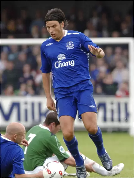 Football - Northern Ireland XI v Everton - Pre Season Friendly - Coleraine Showgrounds - 14  /  7  /  07 Evertons Nuno Valente in action Mandatory Credit: Action Images  / 