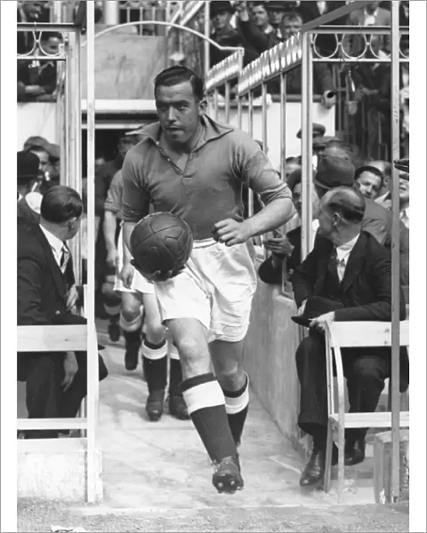 William Dixie Dean runs out for Everton against Arsenal at Highbury