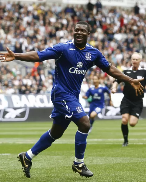 Yakubu's Debut Goal: Everton's Thrilling Start at Bolton Wanderers, Premier League 07-08