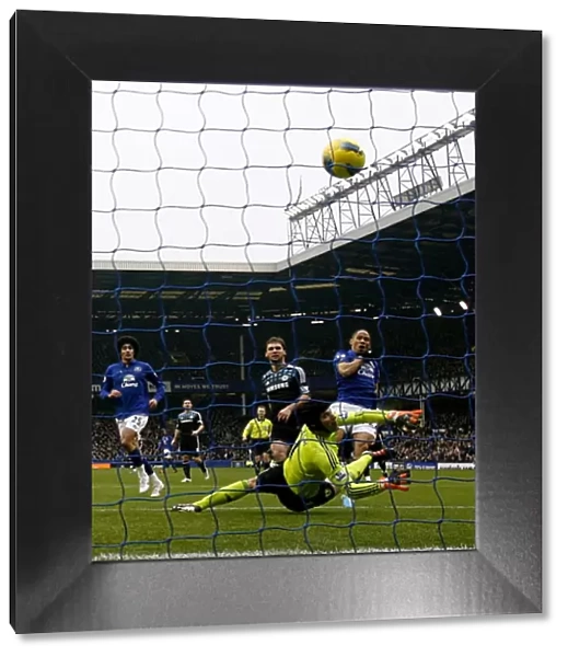 Steven Pienaar Scores the Opener: Everton's Thrilling Goal vs. Chelsea (11 February 2012, Goodison Park)