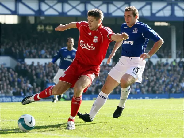 The Derby Showdown: Gerrard vs. Stubbs at Goodison Park (2007) - Everton vs. Liverpool Football Rivalry