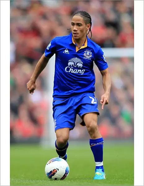 Everton's Battle at Old Trafford: Steven Pienaar's Determined Stand (22 April 2012)