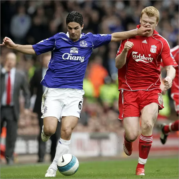 Mikel Arteta vs. John Arne Riise: Intense Rivalry on the Field - Liverpool vs. Everton, Barclays Premier League, Anfield, 30 / 03 / 08