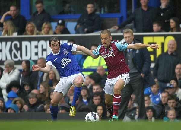 Battle for the Ball: Leighton Baines vs. Joe Cole - Everton vs. West Ham United (Everton 2-0, Barclays Premier League, Goodison Park, May 12, 2013)