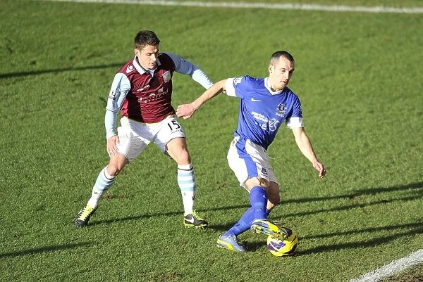 Battle for the Ball: Osman vs. Westwood - Everton vs. Aston Villa, 2-2 Draw (Barclays Premier League, 02-02-2013)