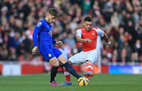Battle for the Ball: Oxlade-Chamberlain vs. Garbutt - Arsenal vs. Everton Premier League Clash