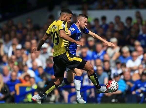 Battle for the Ball: Tom Cleverley vs. Etienne Capoue - Everton vs. Watford Rivalry at Goodison Park