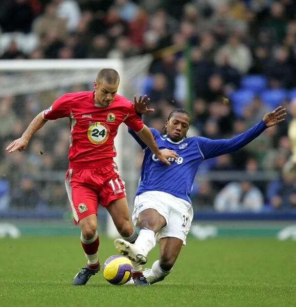 Battle at Goodison Park: David Bentley vs Manuel Fernandes - Everton vs Blackburn Rovers, FA Barclays Premiership, 06 / 07 Season