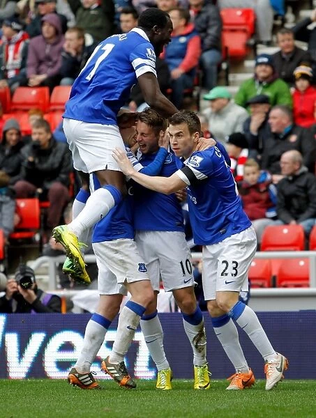 Deulofeu's Strike: Everton's Victory Celebration vs. Sunderland (Barclays Premier League, April 12, 2014)