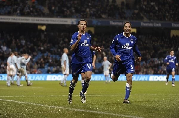 Euphoric Tim Cahill: Scoring Everton's Historic First Goal Against Manchester City (08 / 09)