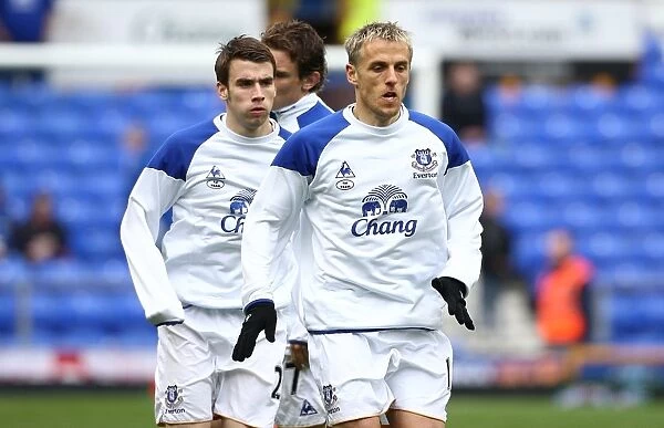 Everton FC: Phil Neville and Team Warming Up Before FA Cup Clash vs. Sunderland (17 March 2012)