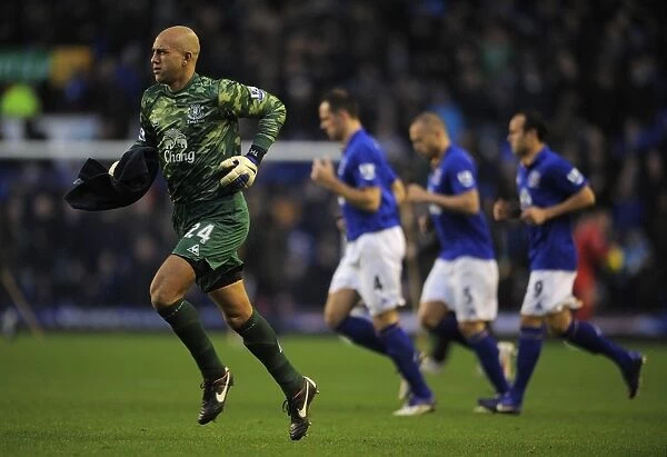 Everton FC: Tim Howard and Team Gear Up for Second Half Kickoff vs. Blackburn Rovers, Barclays Premier League