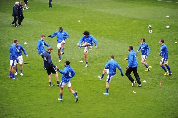 Everton Players Gear Up for Victory: Everton vs. Queens Park Rangers (Goodison Park, 13-04-2013, Barclays Premier League)