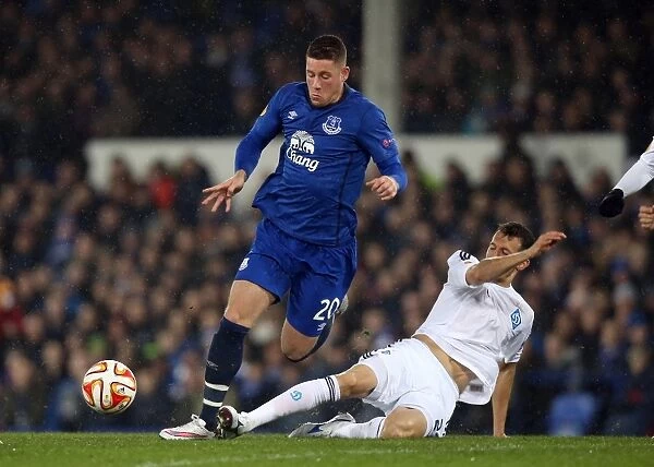 Everton vs Dynamo Kiev: Ross Barkley and Danilo Silva's Intense Battle in UEFA Europa League