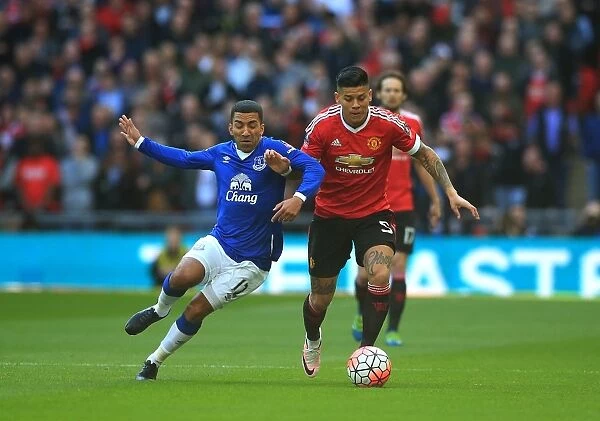Everton vs Manchester United: A Battle for the Ball - Lennon vs Rojo, Emirates FA Cup Semi-Final