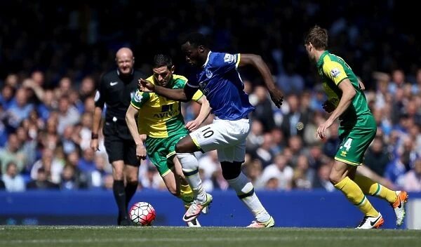 Everton vs Norwich City: Lukaku vs Dorrans - Battle for Supremacy at Goodison Park