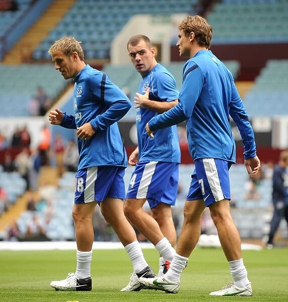 Everton's Gibson, Jelavic, and Neville: Gearing Up for Aston Villa Showdown in Premier League (Aston Villa 1-3 Everton, Villa Park, August 25, 2012)