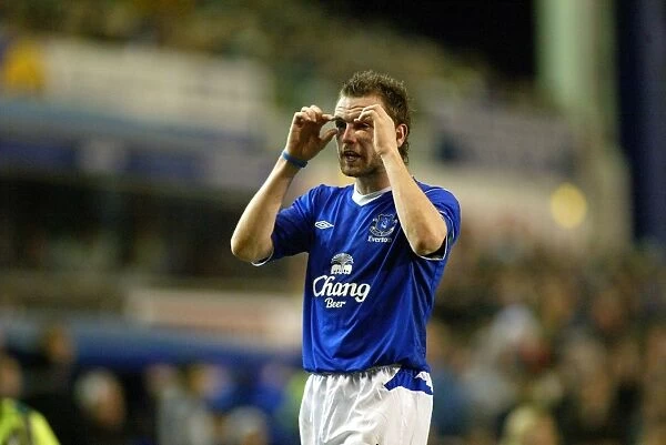 Everton's Glory: A Memorable 2-1 Victory Over Portsmouth (04-05 Season)