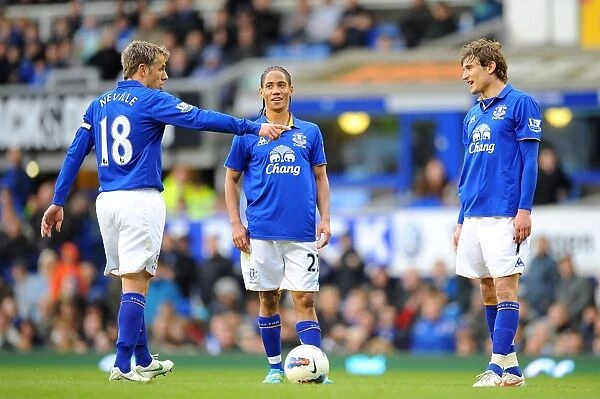 Everton's Triumvirate: Neville, Pienaar, and Jelavic Plot Fulham Free-Kick (BPL 2012)