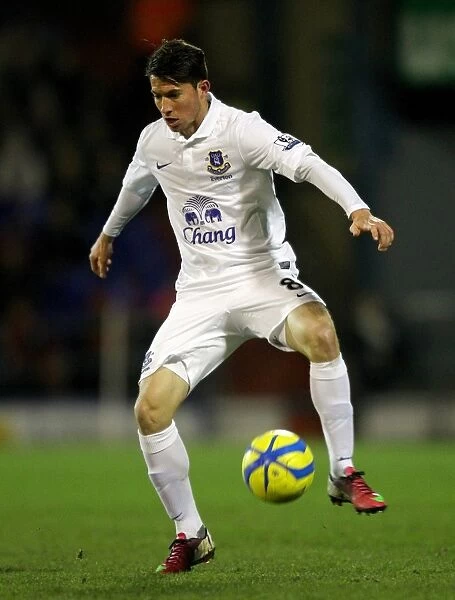 FA Cup Fifth Round: Bryan Oviedo's Thrilling Performance - Oldham Athletic vs. Everton