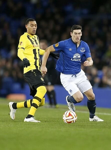 Gareth Barry in Action: Everton vs BSC Young Boys - UEFA Europa League Round of 32