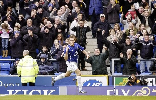 James Beattie's Euphoric Goal Celebration: Everton vs. Blackburn