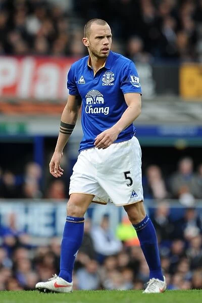Johnny Heitinga's Determined Performance: Everton vs. Sunderland in FA Cup Sixth Round at Goodison Park