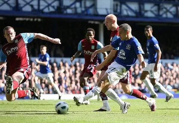 Leon Osman Scores Opening Goal: Everton vs. Aston Villa (04.04.2011, Goodison Park)