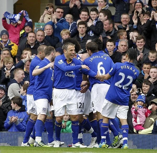 Magaye Gueye Scores the Opener: Everton's Thrilling Victory Against Sunderland (09 April 2012, Barclays Premier League)
