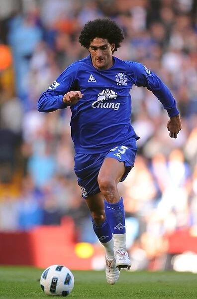 Marouane Fellaini in Action: Everton vs. Aston Villa, Barclays Premier League (29 August 2010)